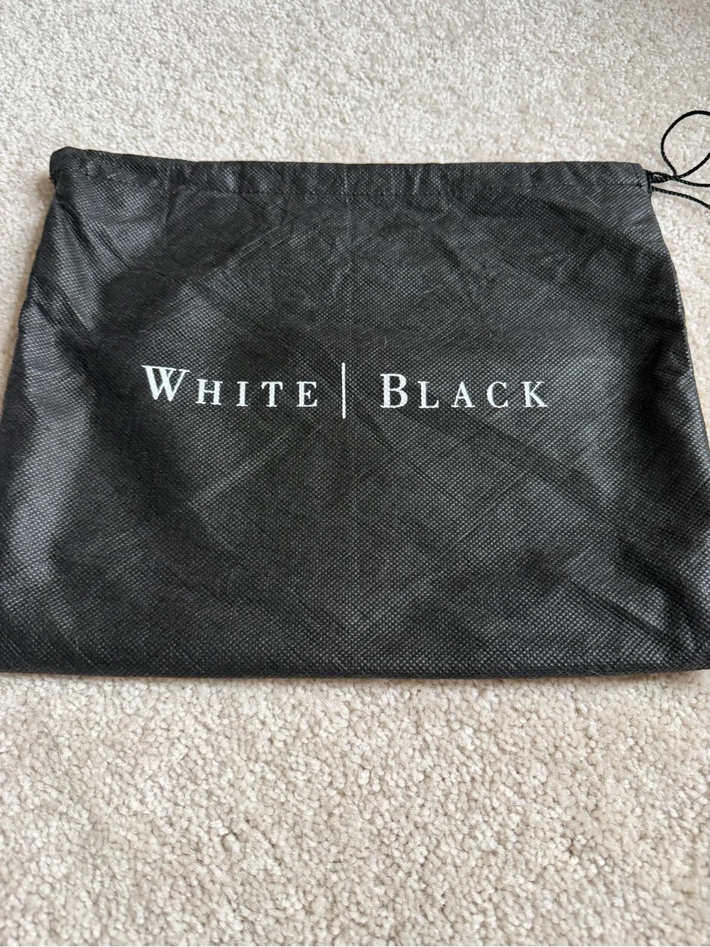 White House🤍 Black Market 🖤 Beaded Fold-Over Clutch